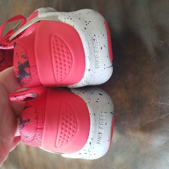 Nike Free Run Ohio State Buckeyes Running Shoes - Picture 4 of 10